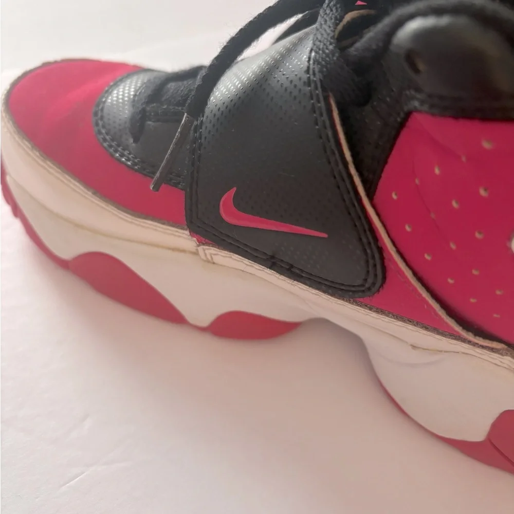 Nike youth girl athletic ankle support tennis shoes.size 1.5Y color pink/black.